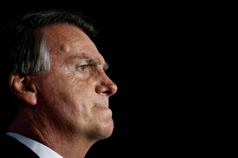 Pedido de Devolução de Passaporte de Bolsonaro