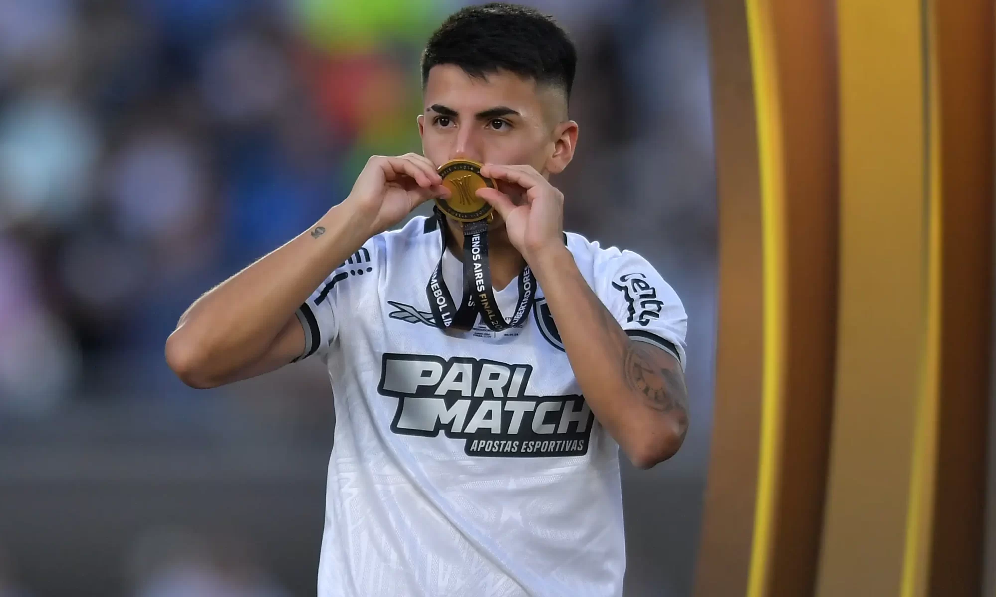 Thiago Almada é Confirmado como Reforço do Lyon: O Que Esperar do Meio-Campista no Futebol Europeu